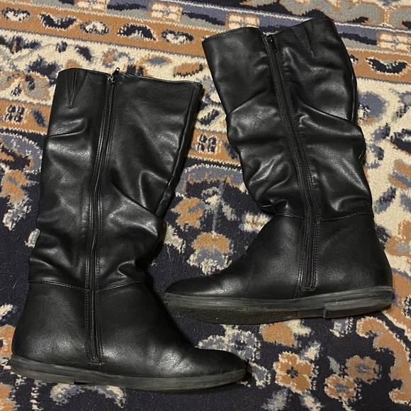 Gloria Vanderbilt Black Riding Style Boots - Picture 2 of 8